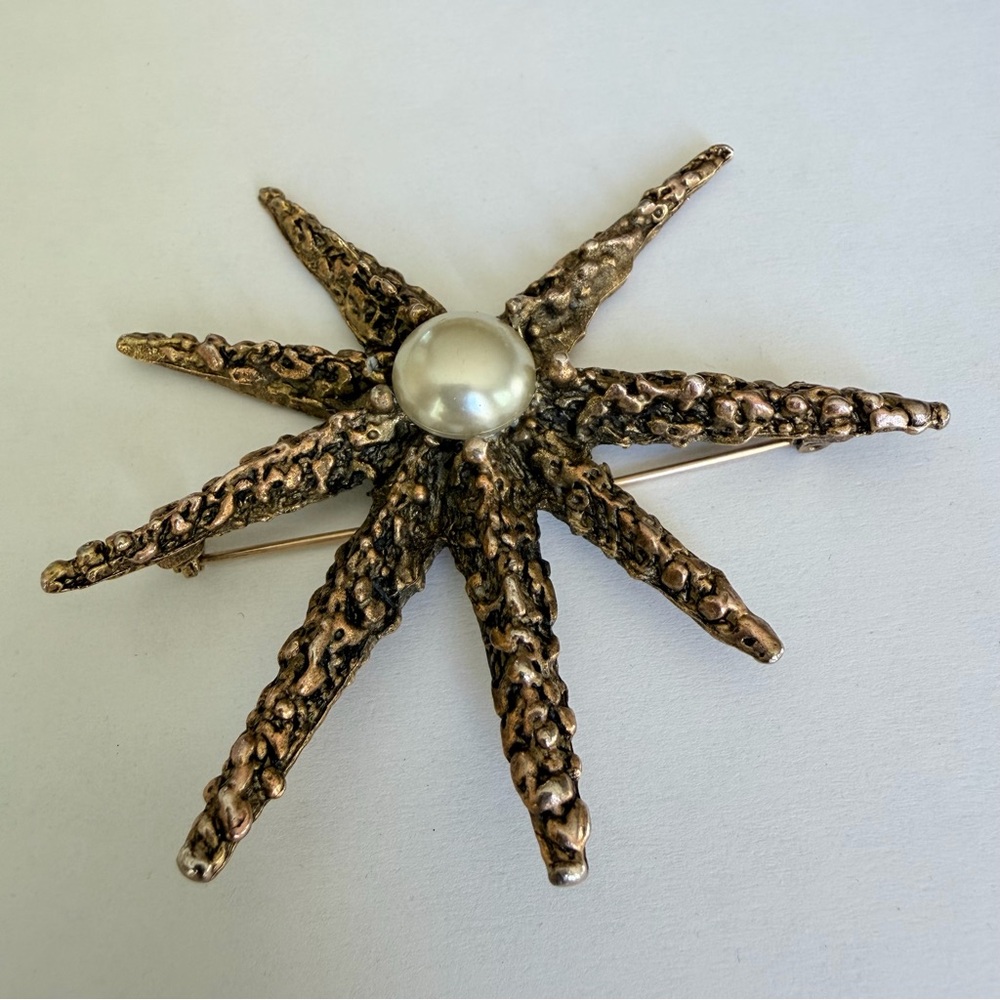 Vintage Starfish Brooch 3” Gold Tone Textured Pearl Center Mid Century Modern